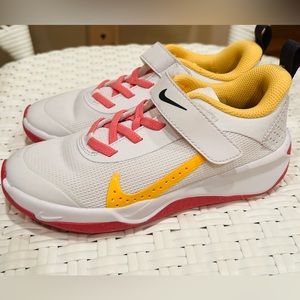 Nike kids Omni Multi-court sneaker (child size 13)